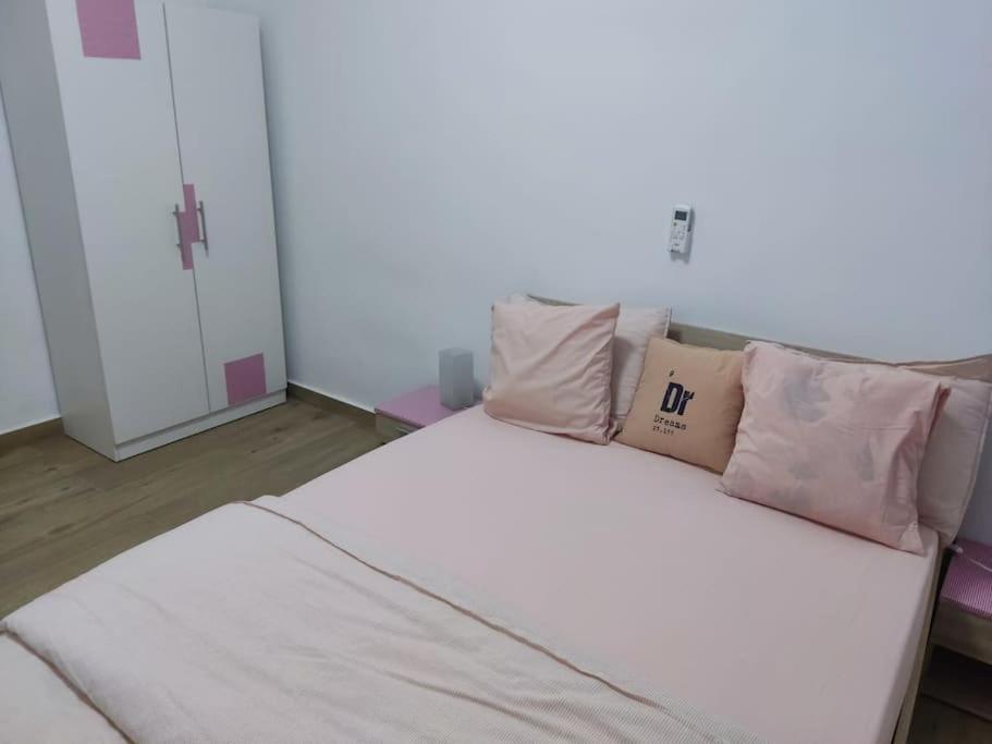 Superbe Appartement Avec Parking Gratuit Et Garde Dakar Exterior photo