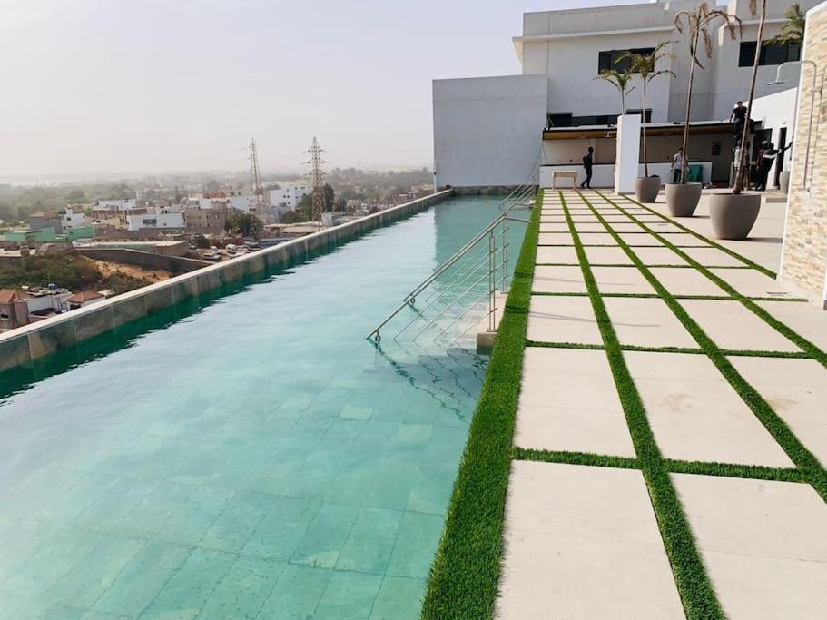 Superbe Appartement Avec Parking Gratuit Et Garde Dakar Exterior photo