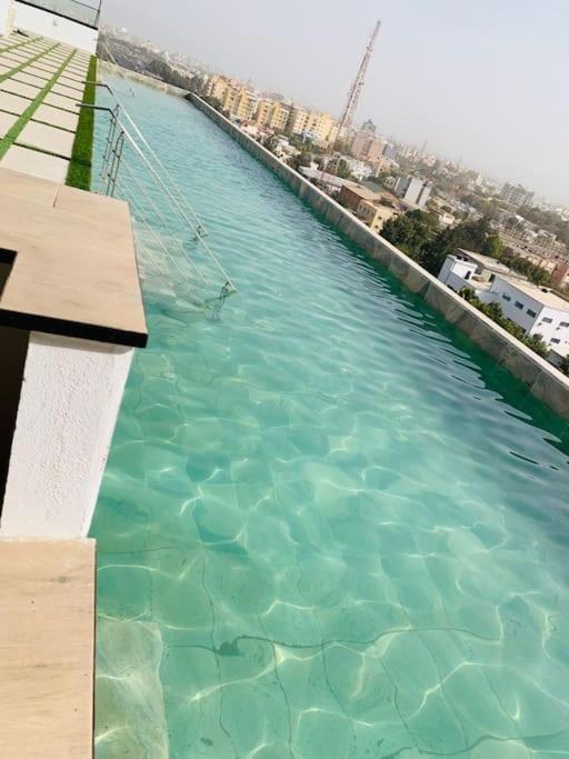 Superbe Appartement Avec Parking Gratuit Et Garde Dakar Exterior photo